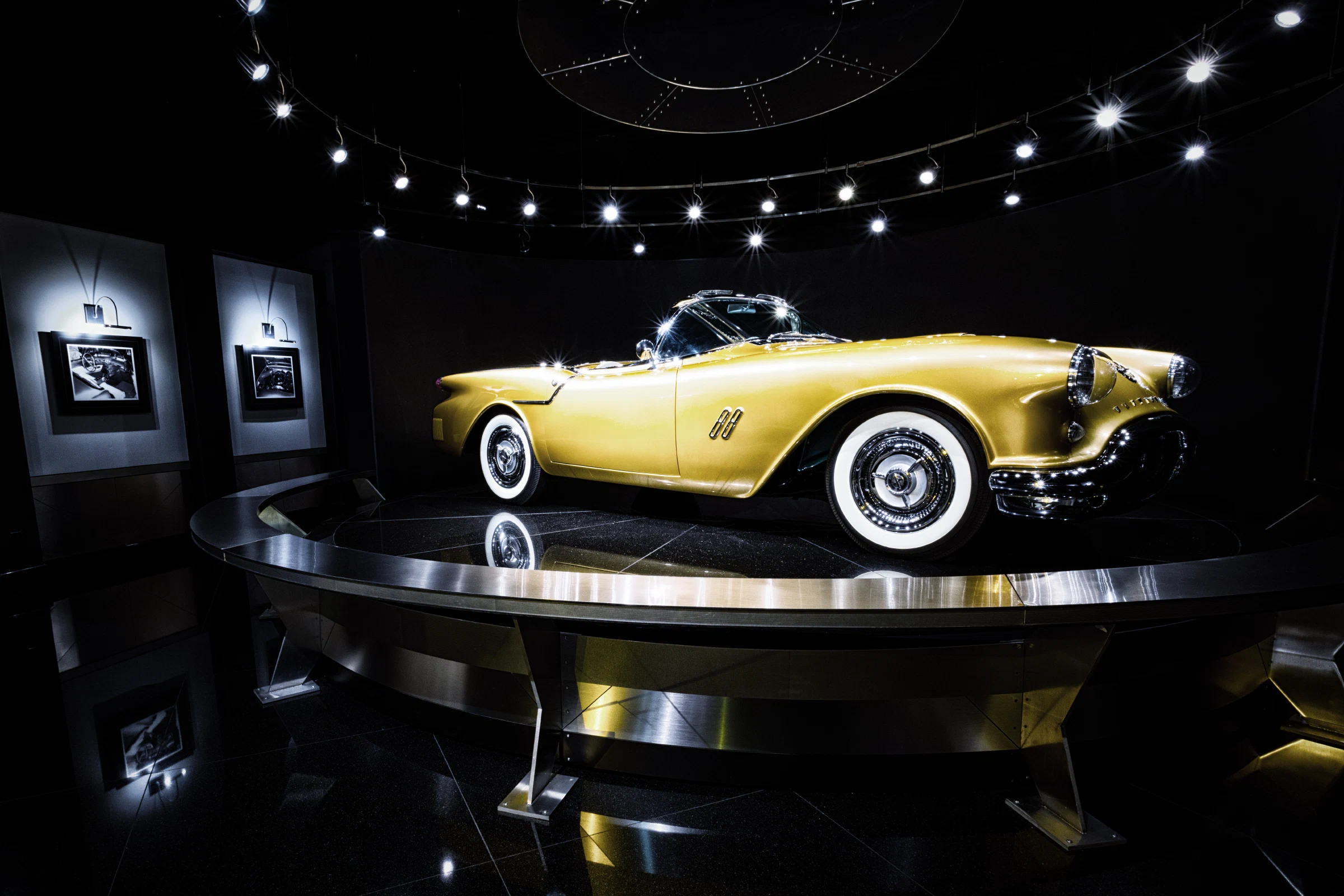 1954 Oldsmobile F-88 concept vehicle